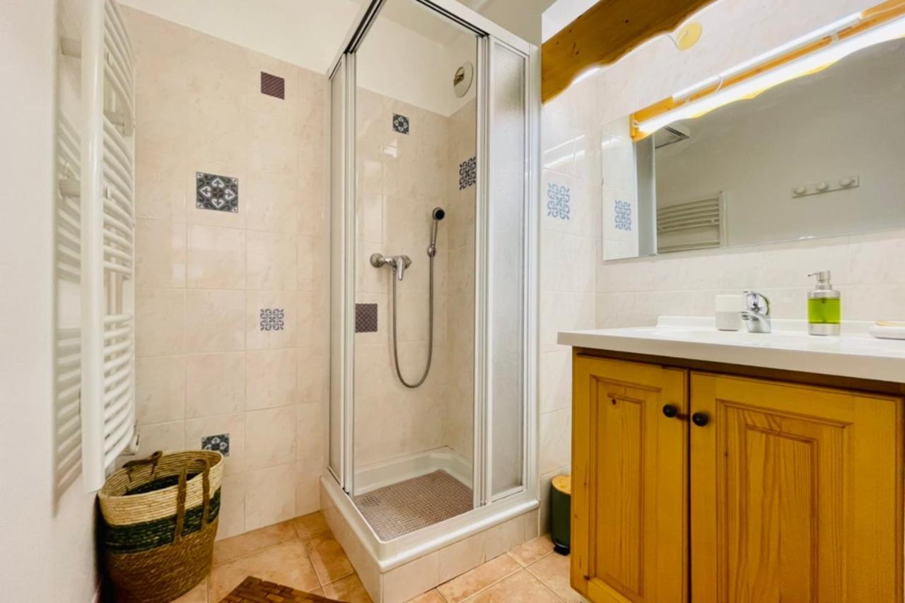 Flat appartement 43 m with balcony in Briançon Extérieur photo
