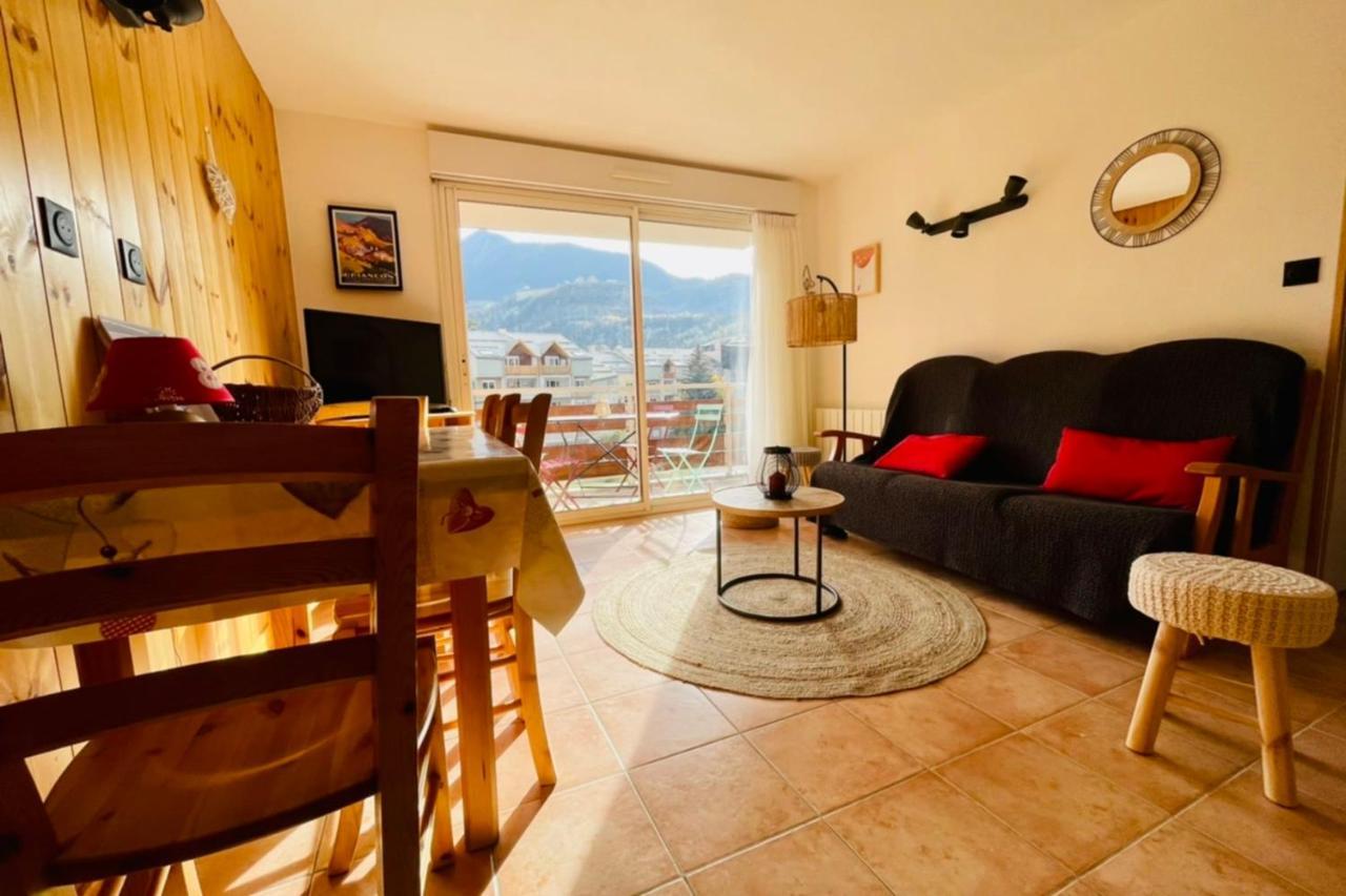 Flat appartement 43 m with balcony in Briançon Extérieur photo