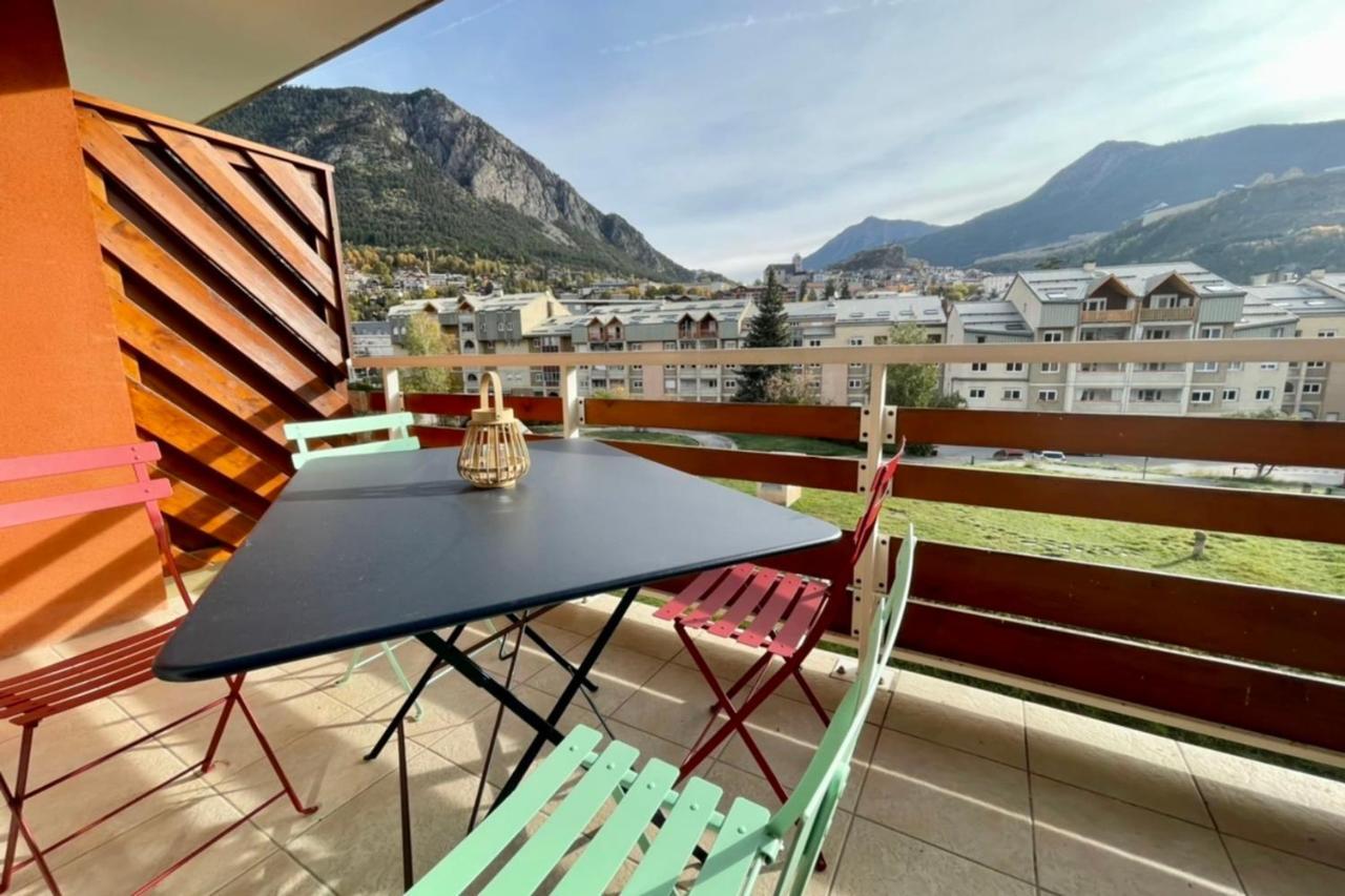 Flat appartement 43 m with balcony in Briançon Extérieur photo