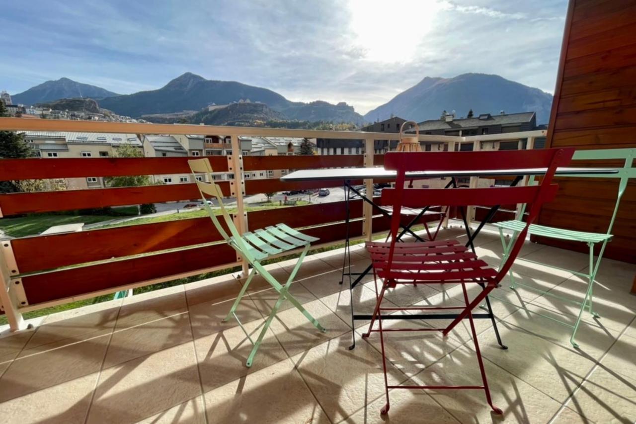 Flat appartement 43 m with balcony in Briançon Extérieur photo